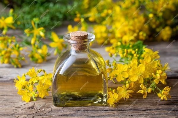 Sarı Kantaron Yağı: Doğanın Şifalı Hediyesi ve Faydaları